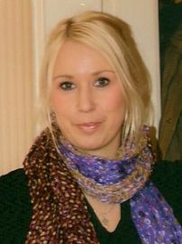 Staatlich gepr�fte Kinderpflegerin mit