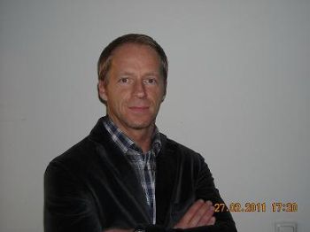Berufserfahrener Privatsekret�r/Chauffeuer sucht neue