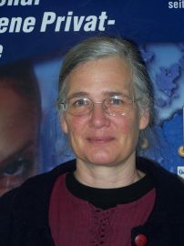 Berufserfahrene Kinderfrau mit guten